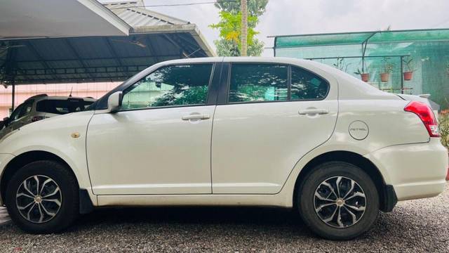 https://images10.gaadi.com/usedcar_image/3699696/original/processed_3b16abc1-a800-4242-a672-55c900b2c7e9.jpeg?imwidth=6402