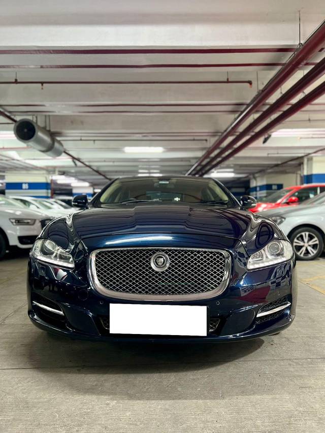 https://images10.gaadi.com/usedcar_image/3699700/original/processed_img2927103__used_car_2927103_1701533623.jpg?imwidth=6402