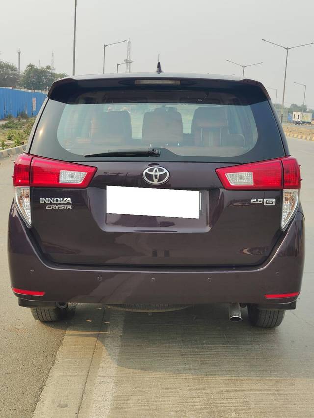 https://images10.gaadi.com/usedcar_image/3699709/original/processed_img2927105__used_car_2927105_1701534111.jpg?imwidth=6402
