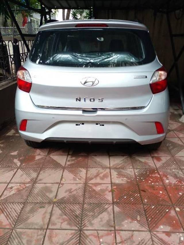 https://images10.gaadi.com/usedcar_image/3699798/original/processed_36062eed-1f81-4ff1-a190-f40a0a6b864c.jpg?imwidth=6402
