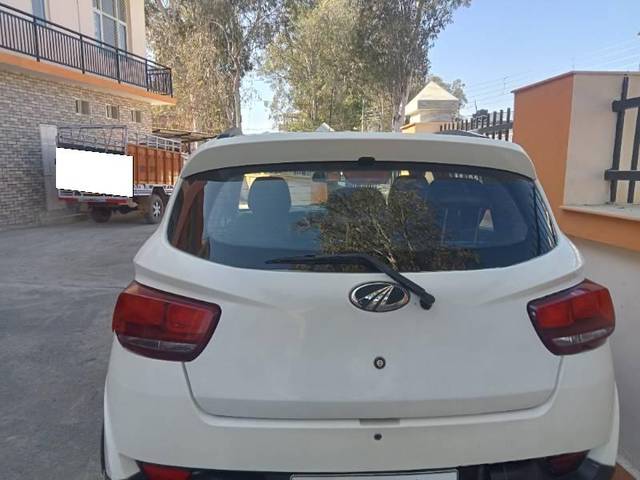 https://images10.gaadi.com/usedcar_image/3699826/original/processed_a22bd832-3db9-4737-9fa3-37678c74d7bd.jpg?imwidth=6401