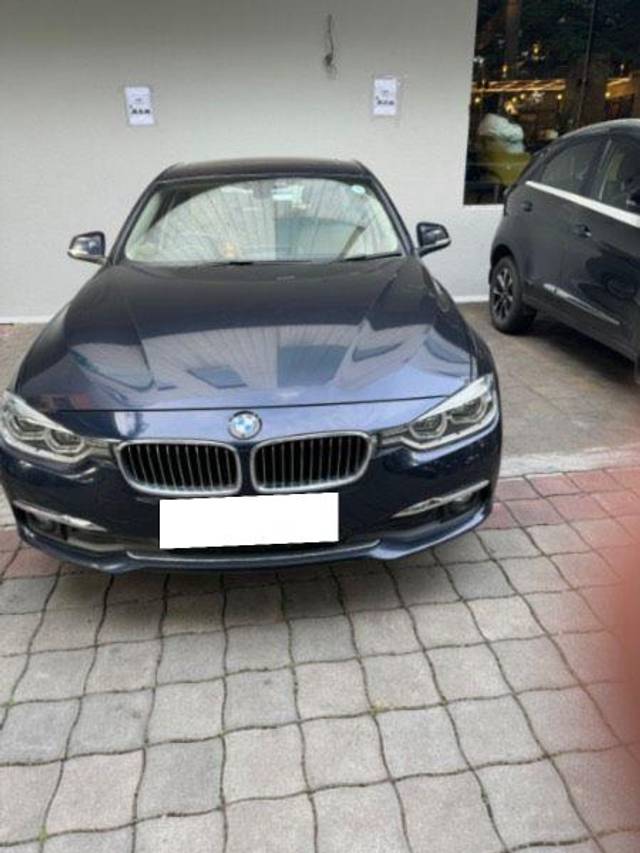 https://images10.gaadi.com/usedcar_image/3699839/original/processed_588af83b-9863-45e7-9f63-452050130f4b.jpeg?imwidth=6400