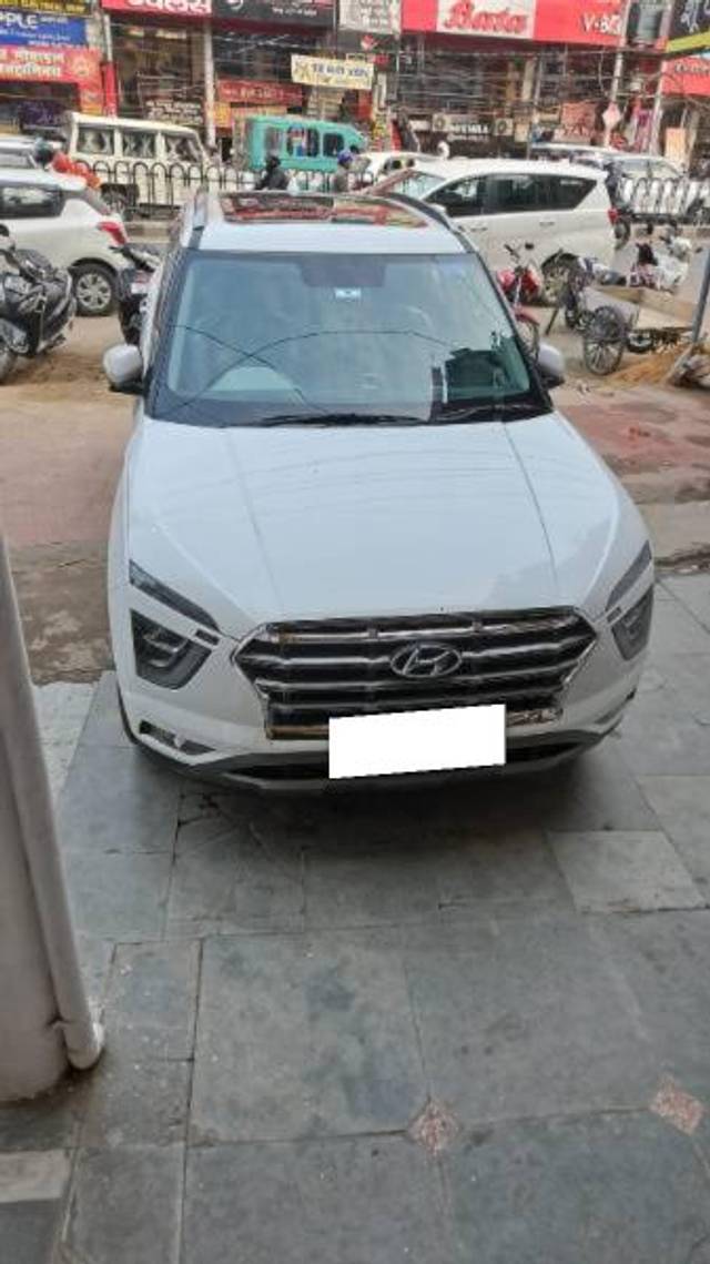 https://images10.gaadi.com/usedcar_image/3699843/original/processed_e3f77aa9-3748-48a6-a28f-52de0af92454.jpg?imwidth=6401