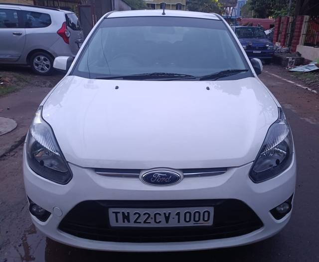 https://images10.gaadi.com/usedcar_image/3699863/original/img3699863__zz1_crop_img_656ec5ea389d2_1701758442.jpg?imwidth=6400