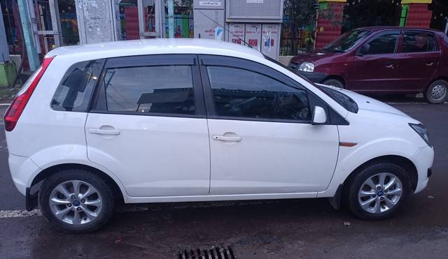 https://images10.gaadi.com/usedcar_image/3699863/original/img3699863__zz1_crop_img_656ec625949c3_1701758501.jpg?imwidth=6402