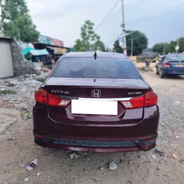 https://images10.gaadi.com/usedcar_image/3699887/original/processed_bfcefe57-d1a0-4f59-922d-7d3592332064.jpg?imwidth=6402