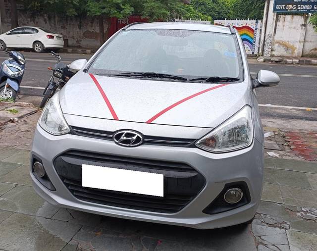 https://images10.gaadi.com/usedcar_image/3699966/original/processed_img2927124__used_car_2927124_1701575019.jpg?imwidth=6402