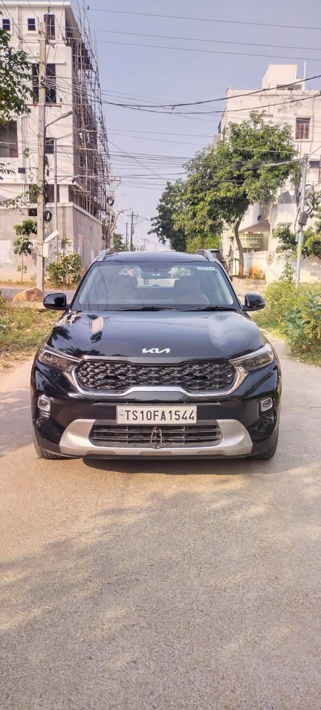 https://images10.gaadi.com/usedcar_image/3699981/original/img2927127__used_car_2927127_1701596716.jpg?imwidth=6400