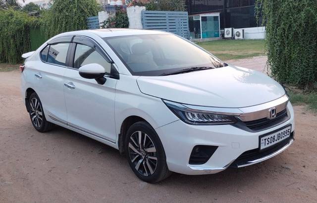 https://images10.gaadi.com/usedcar_image/3699986/original/img3699986__zz1_crop_img_656ecb7156bc3_1701759857.jpg?imwidth=6400
