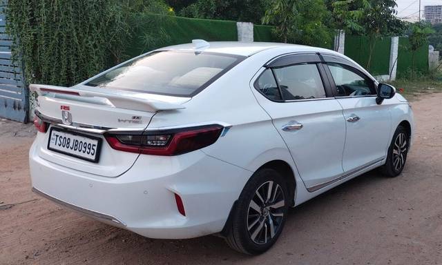 https://images10.gaadi.com/usedcar_image/3699986/original/img3699986__zz1_crop_img_656ecb8b3c589_1701759883.jpg?imwidth=6402