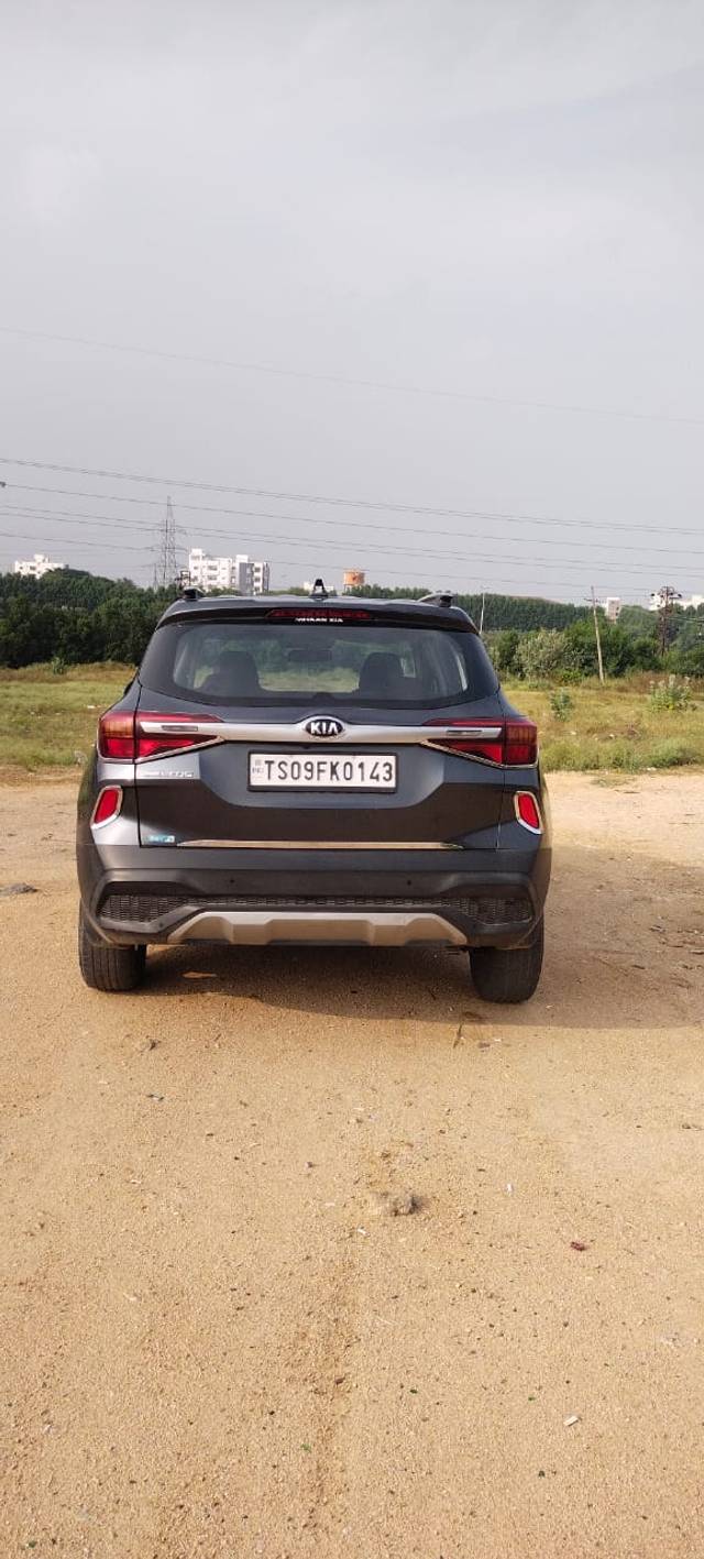 https://images10.gaadi.com/usedcar_image/3699988/original/img2927131__used_car_2927131_1701596916.jpg?imwidth=6401