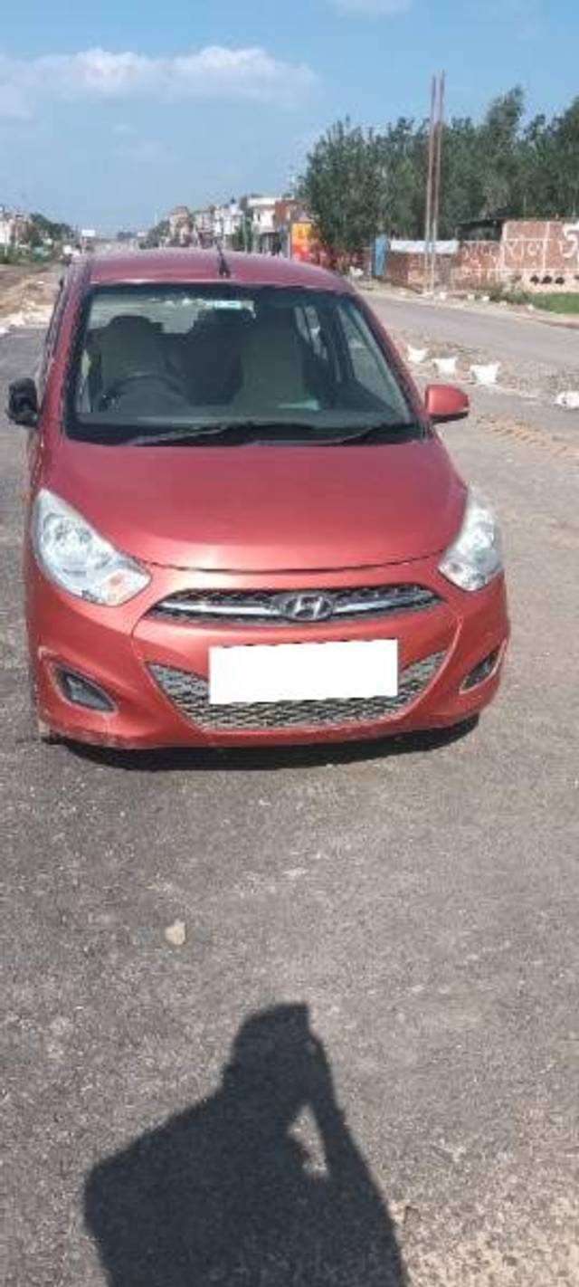 https://images10.gaadi.com/usedcar_image/3700046/original/processed_a1d2c857-02e7-4ea2-83e8-30c35aa8171b.jpg?imwidth=6401