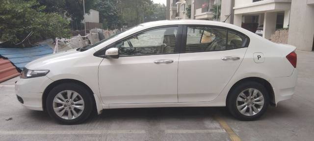 https://images10.gaadi.com/usedcar_image/3700066/original/26__VCC_IMG_1700973261054_1824157_95_1700973641.jpg?imwidth=6401