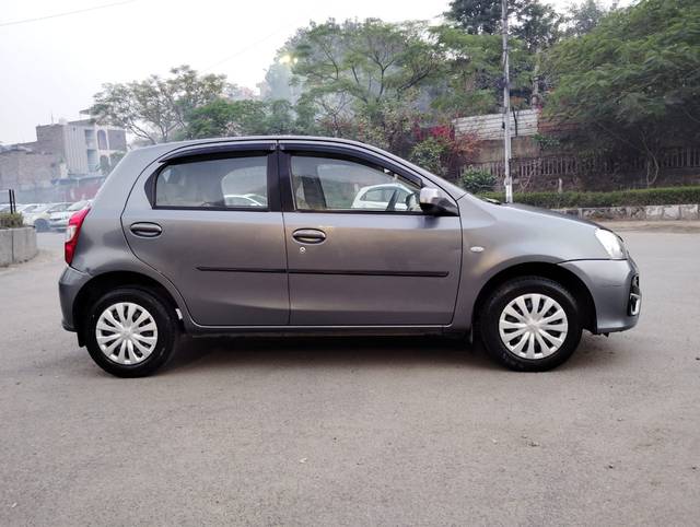 https://images10.gaadi.com/usedcar_image/3700072/original/img2927157__used_car_2927157_1701581923.jpg?imwidth=6401