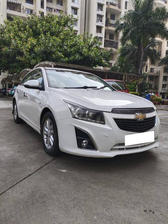 https://images10.gaadi.com/usedcar_image/3700111/original/processed_img2927179__used_car_2927179_1701583654.jpg?imwidth=6400