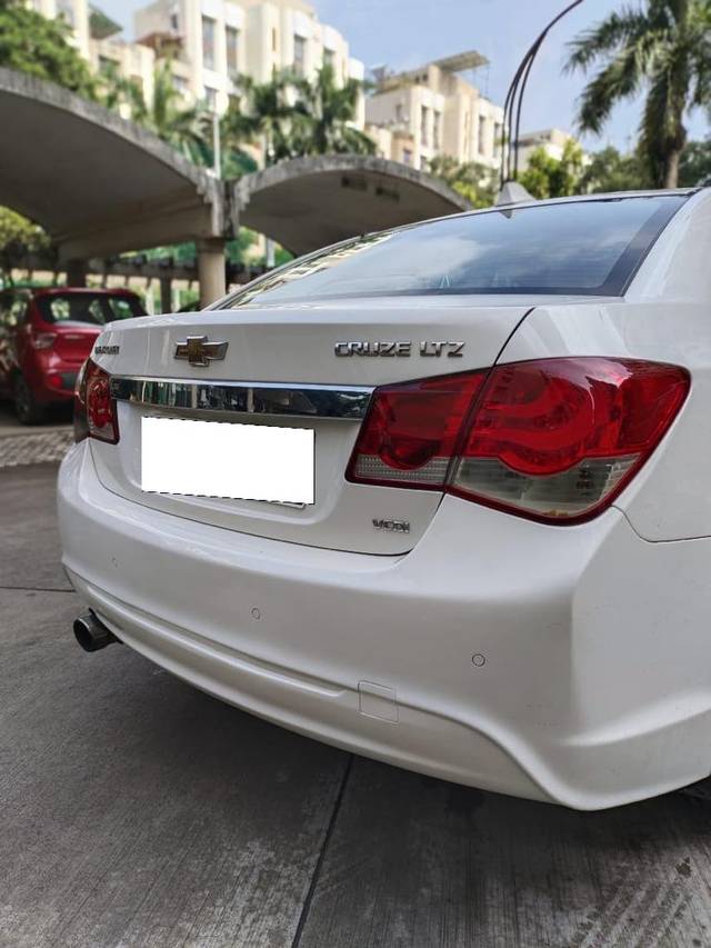 https://images10.gaadi.com/usedcar_image/3700111/original/processed_img2927179__used_car_2927179_1701583660.jpg?imwidth=6401