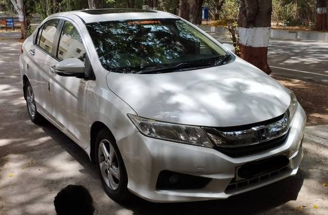 https://images10.gaadi.com/usedcar_image/3700125/original/processed_06aff280-dec3-45c5-b58f-05dfc27d9534.jpg?imwidth=6400