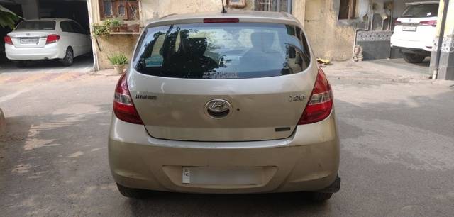 https://images10.gaadi.com/usedcar_image/3700152/original/26__VCC_1824165_96_1700976668.jpg?imwidth=6402