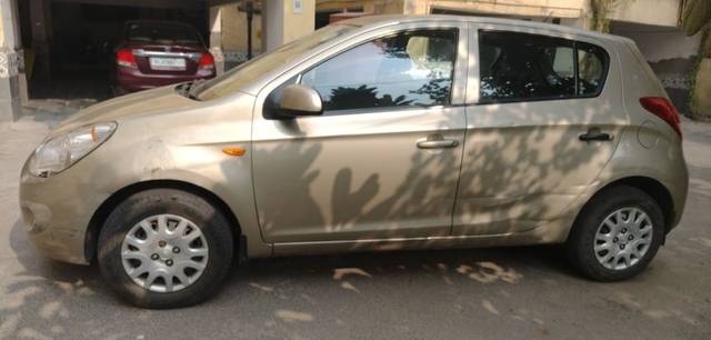 https://images10.gaadi.com/usedcar_image/3700152/original/26__VCC_IMG_1700974681086_1824165_95_1700974886.jpg?imwidth=6401