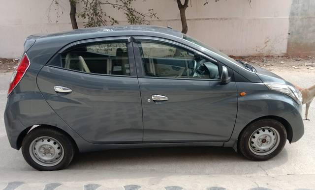 https://images10.gaadi.com/usedcar_image/3700188/original/img3700188__zz1_crop_img_656ef324b75fa_1701770020.jpg?imwidth=6402