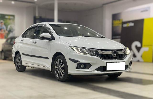 https://images10.gaadi.com/usedcar_image/3700199/original/processed_img2927224__used_car_2927224_1701586835.jpg?imwidth=6400