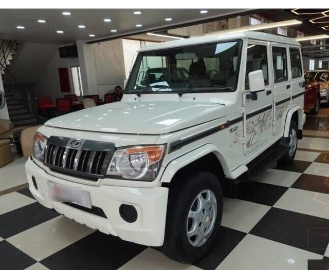 https://images10.gaadi.com/usedcar_image/3700244/original/img3700244__zz1_crop_img_656f05f5c9b01_1701774837.jpg?imwidth=6402