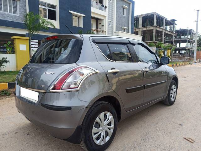 https://images10.gaadi.com/usedcar_image/3700248/original/processed_img2927250__used_car_2927250_1701588521.jpg?imwidth=6402
