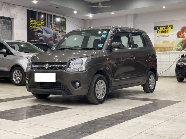 https://images10.gaadi.com/usedcar_image/3700278/original/processed_img2927271__used_car_2927271_1701588827.jpg?imwidth=6400