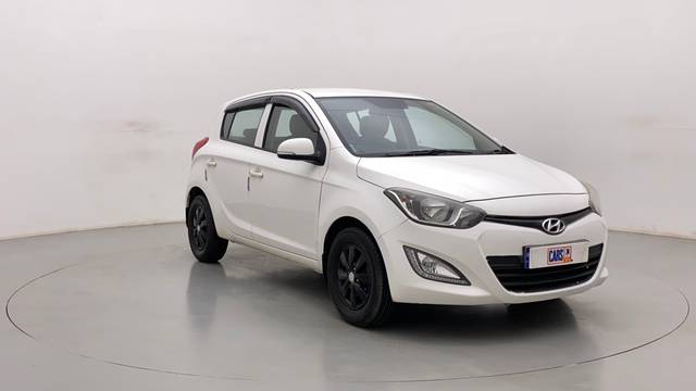 https://images10.gaadi.com/usedcar_image/3700289/original/efb525dc-032d-4d92-adc2-db89919446e4__44.jpg?imwidth=6400