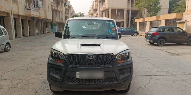 https://images10.gaadi.com/usedcar_image/3700363/original/26__VCC_1824236_94_1700984277.jpg?imwidth=6400