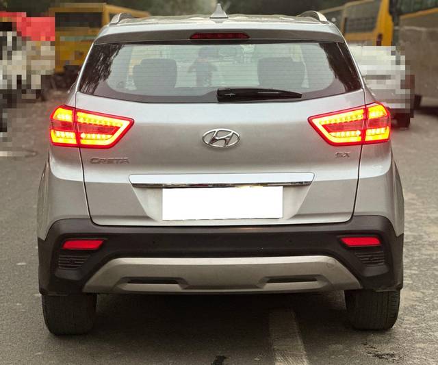https://images10.gaadi.com/usedcar_image/3700422/original/processed_img2927320__used_car_2927320_1701594173.jpg?imwidth=6401