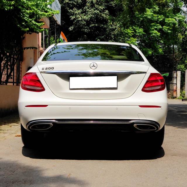 https://images10.gaadi.com/usedcar_image/3700428/original/processed_img2927323__used_car_2927323_1701594378.jpg?imwidth=6402
