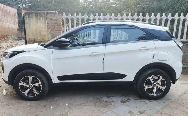 https://images10.gaadi.com/usedcar_image/3700430/original/processed_img2927324__used_car_2927324_1701945065.jpg?imwidth=6402