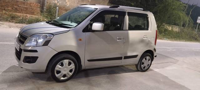 https://images10.gaadi.com/usedcar_image/3700436/original/processed_img2927327__used_car_2927327_1701594779.jpg?imwidth=6400