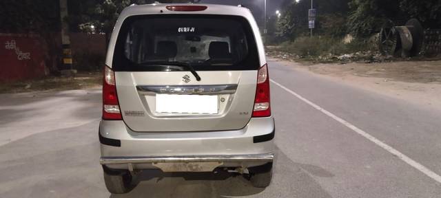 https://images10.gaadi.com/usedcar_image/3700436/original/processed_img2927327__used_car_2927327_1701594780.jpg?imwidth=6402