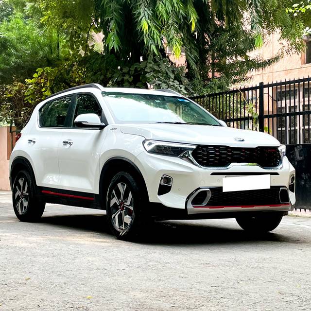https://images10.gaadi.com/usedcar_image/3700437/original/processed_img2927328__used_car_2927328_1701594797.jpg?imwidth=6400