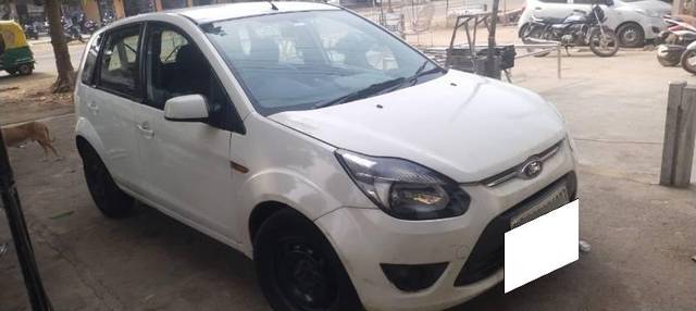 https://images10.gaadi.com/usedcar_image/3700498/original/processed_7904eefb-befe-47b9-b19a-4ea3d828d975.jpg?imwidth=6400