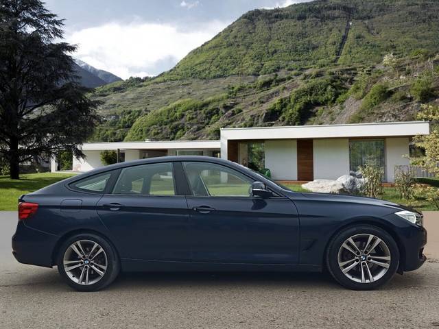 https://images10.gaadi.com/usedcar_image/3700508/original/img2927358__used_car_2927358_1701598090.jpg?imwidth=6401