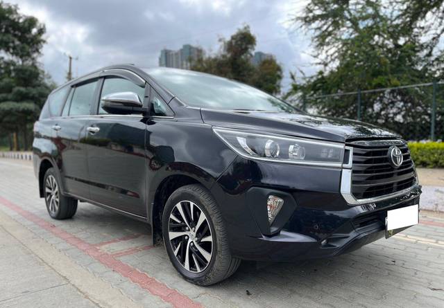 https://images10.gaadi.com/usedcar_image/3700513/original/processed_img2927360__used_car_2927360_1701598208.jpg?imwidth=6400