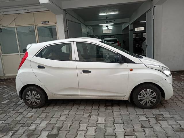 https://images10.gaadi.com/usedcar_image/3700526/original/processed_img2927366__usedcar_2845_3__2927366_1701600054.jpeg?imwidth=6401
