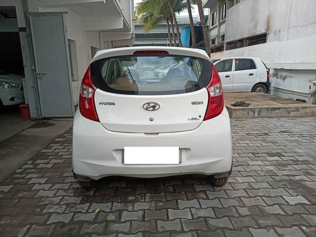 https://images10.gaadi.com/usedcar_image/3700526/original/processed_img2927366__usedcar_2845_7__2927366_1701600054.jpeg?imwidth=6402