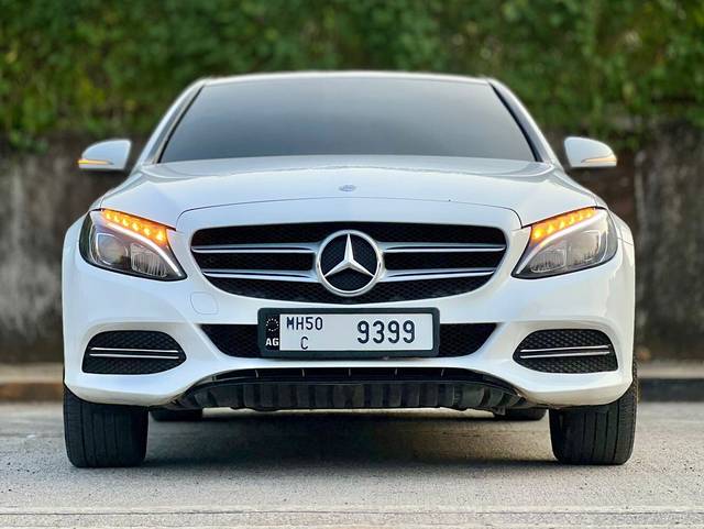 https://images10.gaadi.com/usedcar_image/3700531/original/img3700531__zz1_crop_img_656f109c61950_1701777564.jpg?imwidth=6401