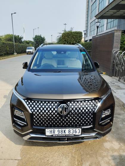 MG Hector Plus 1.5 Turbo Savvy Pro CVT MG Hector Plus 1.5 Turbo Savvy Pro CVT