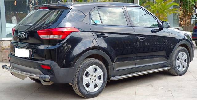 https://images10.gaadi.com/usedcar_image/3700569/original/processed_img2927397__usedcar_whatsappimage2023_12_06at12004pm_1__2927397_1701854460.jpeg?imwidth=6402