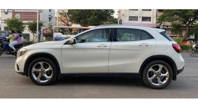 https://images10.gaadi.com/usedcar_image/3700582/original/processed_1b93a743-133f-4df6-9e4e-34aadf734857.jpeg?imwidth=6402