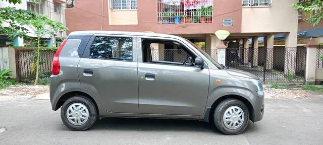 https://images10.gaadi.com/usedcar_image/3700597/original/processed_img2927405__used_car_2927405_1701601510.jpg?imwidth=6401