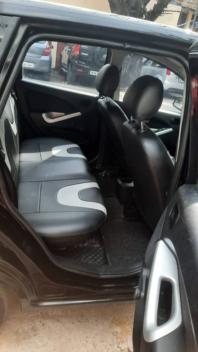 https://images10.gaadi.com/usedcar_image/3700612/original/img2927411__used_car_2927411_1701857101.jpg?imwidth=6402