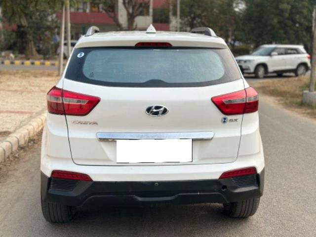 https://images10.gaadi.com/usedcar_image/3700638/original/processed_cf389aaf-2b49-4345-8690-f144c80bdedc.jpeg?imwidth=6402