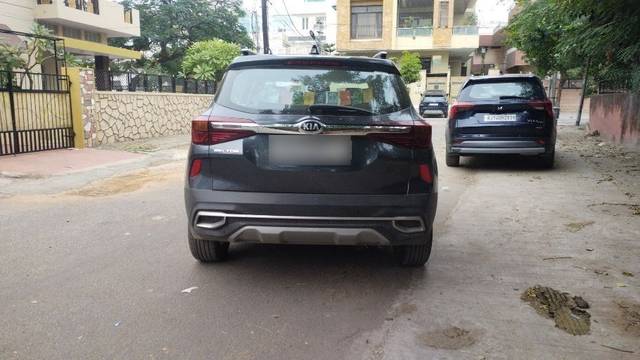 https://images10.gaadi.com/usedcar_image/3700643/original/26__VCC_1824314_96_1700996314.jpg?imwidth=6402