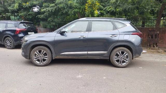 https://images10.gaadi.com/usedcar_image/3700643/original/26__VCC_IMG_1700991557434_1824314_95_1700991607.jpg?imwidth=6401